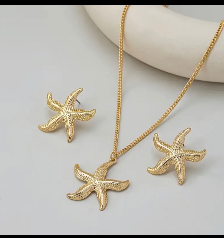 Ensemble Élégant de Boucles d'Oreilles et Collier en Forme d'Étoile de Mer à la Mode - Trois Pièces