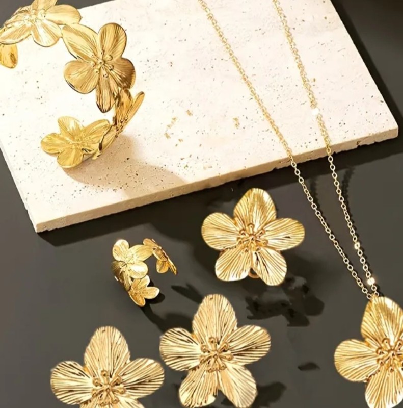 Ensemble de six accessoires de mode floraux