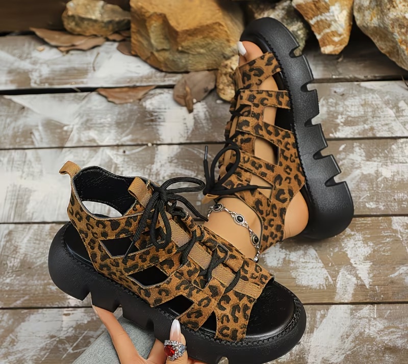 Nouvelles sandales compensées d'été élégantes pour femmes