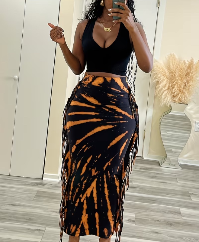 Ensemble élégant avec gilet et jupe à franges imprimée