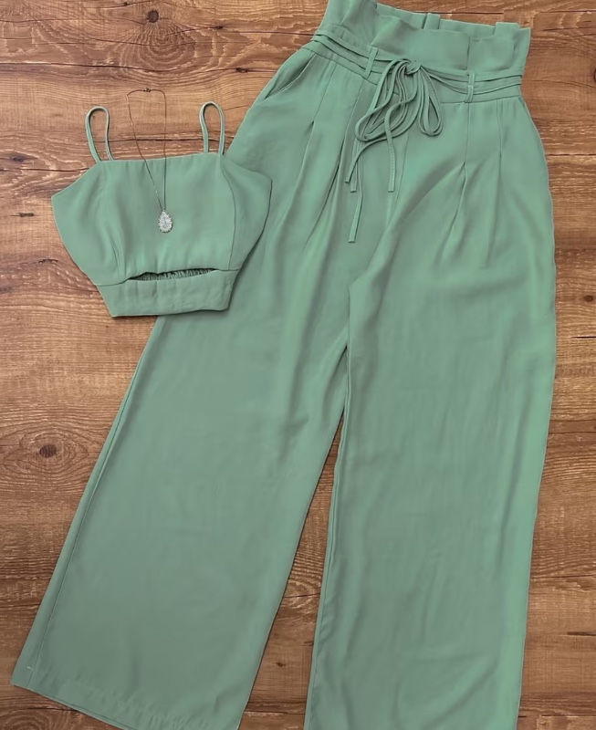 Ensemble décontracté pour l'été – Crop top ajouré vert menthe + pantalon large à cordon