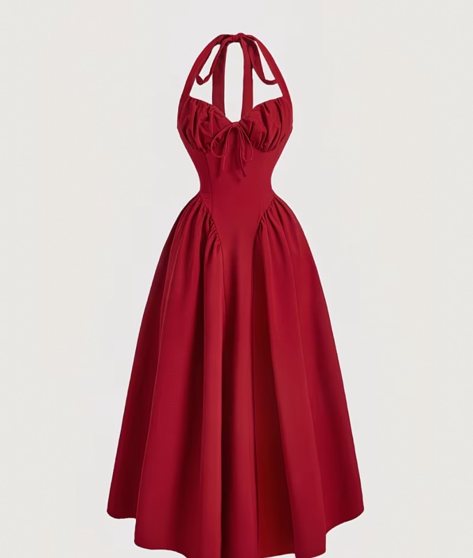 Élégante robe rouge à col licou