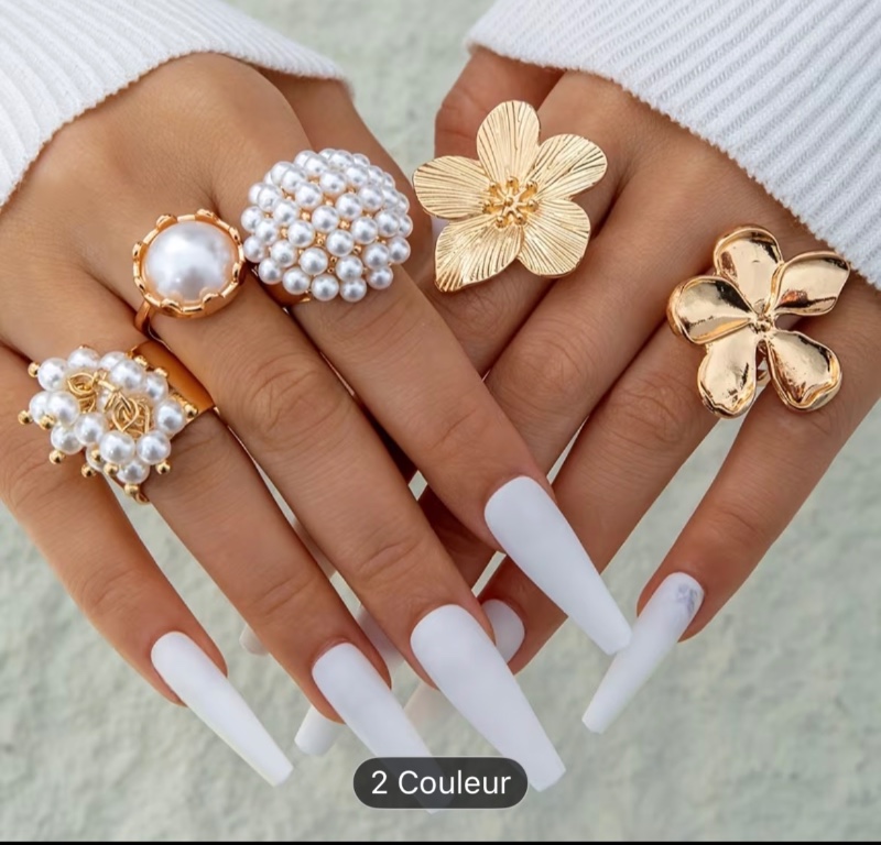 Lot de 5 bagues à jointure empilables pour femme, style bohème à la mode, largement ouvertes, avec grande fleur de forme irrégulière en métal simulé, décontractées et élégantes, adaptées pour les fêtes et les réunions comme cadeau
