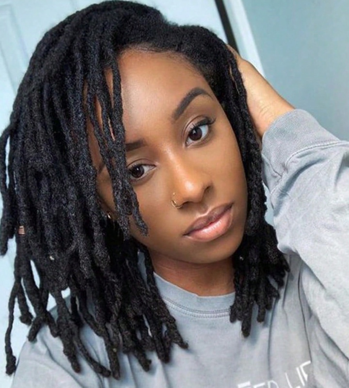 Extensions de dreadlocks en cheveux humains naturels, 10 mèches, épaisseur 0,4 cm, longueurs 6 à 20 pouces (15 à 50 cm). Fabriquées à la main, ces extensions permanentes peuvent être décolorées, teintes, bouclées et tressées.