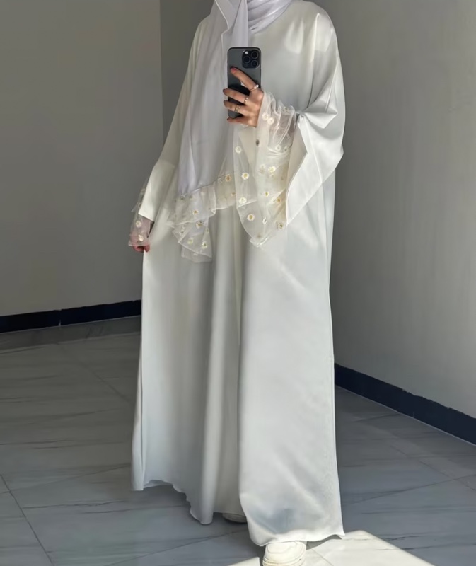 Robe abaya blanche en dentelle
