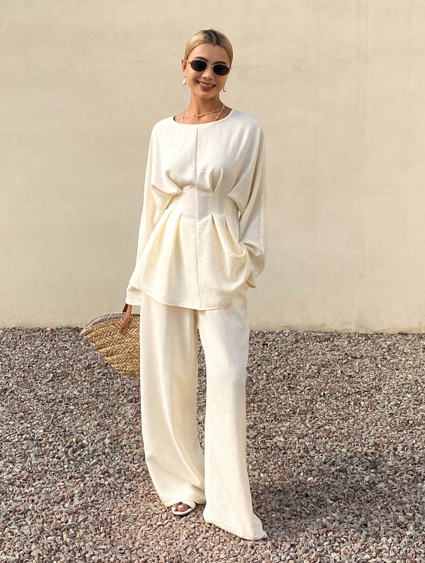 Livesso Ensemble deux pièces femme, style décontracté chic, top ample avec volants à la taille et pantalon droit. Tenue élégante pour le bureau et les déplacements, convient pour l'été, l'automne et le printemps