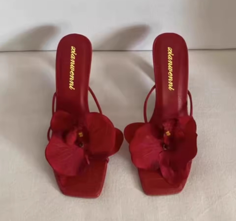 Chaussons pour femmes décontracté à la mode chaussures de haute qualité pour femmes peu profondes femmes sandales fleurs élégantes Design chaussons pour femmes