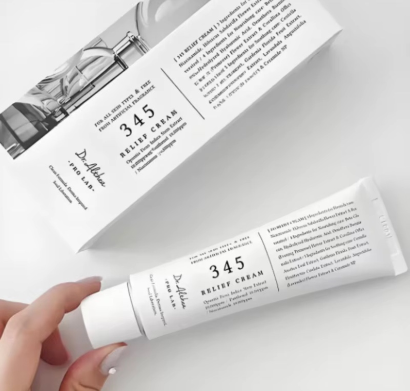 Crème nourrissante antioxydante 345, répare la barrière cutanée affaiblie, apaise la peau acnéique et procure une hydratation profonde.