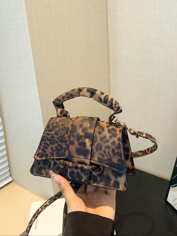 Nouveau sac à main mini à imprimé léopard , sac bandoulière stylé, sac à rouge à lèvres chic et simple pour femmes, nouveau sac à imprimé tigre pour femmes .
