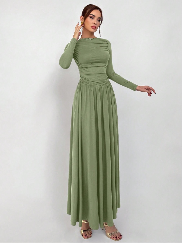 Robe midi Aloruh pour femme en maille froncée, élégante, marron foncé, à manches longues et col rond ; tenue sobre et classique couleur chocolat, idéale pour les repas d'automne ou Thanksgiving.