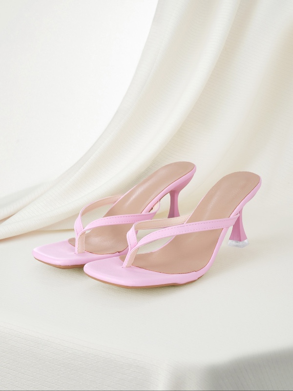 Sandales entre-doigts élégantes Clariva pour femmes, rose, à petits talons (kitten heels) – Style tongs, confort, mode et durabilité ; adaptées aux vacances à la plage, aux tenues de bureau