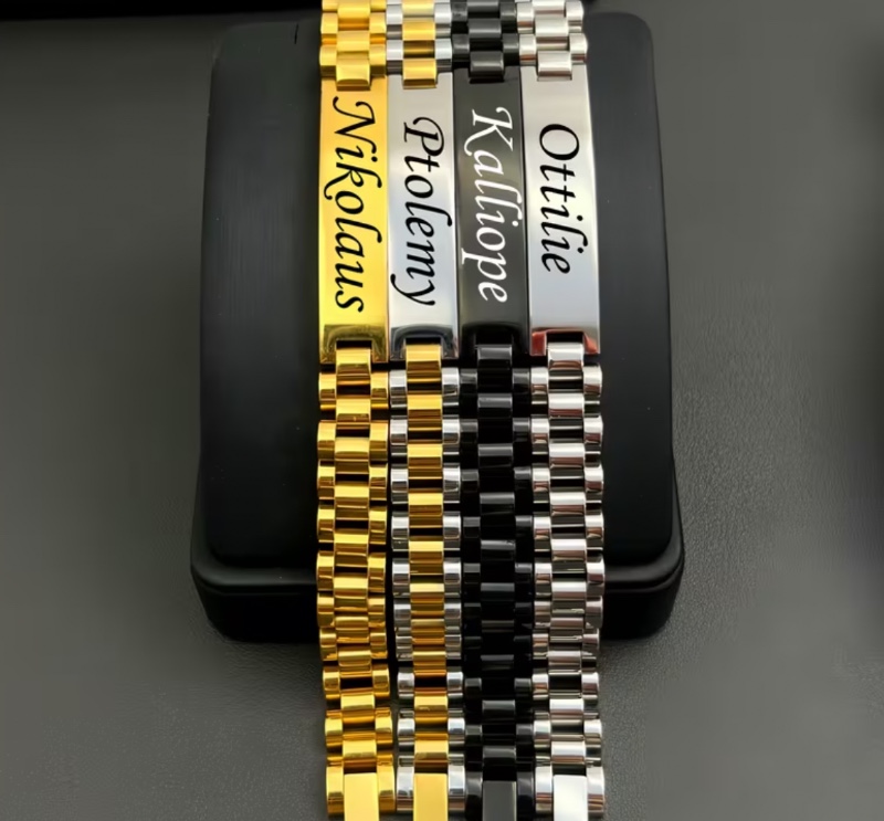 Bracelet jonc classique pour homme, personnalisable avec texte, lettres ou date ; modèle large en acier inoxydable, idéal pour un style décontracté
