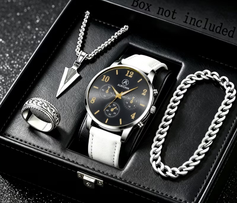 Cet ensemble de quatre pièces pour homme comprend une montre multifonction à bracelet blanc qui s'associe parfaitement à des accessoires complémentaires, aussi bien pour le travail que pour les loisirs ; c'est également un cadeau attentionné et pratique