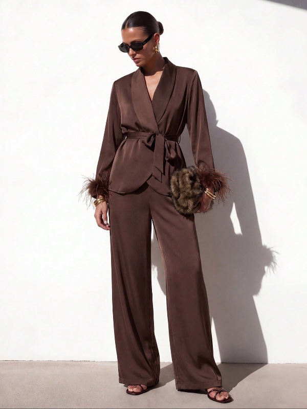 Ensemble deux pièces élégant pour femme Zivah (marron foncé) : haut uni cintré à la taille et pantalon large (style automne) – Tenue idéale pour le bureau ou les sorties – Style minimaliste en laine (tendance Y2K)