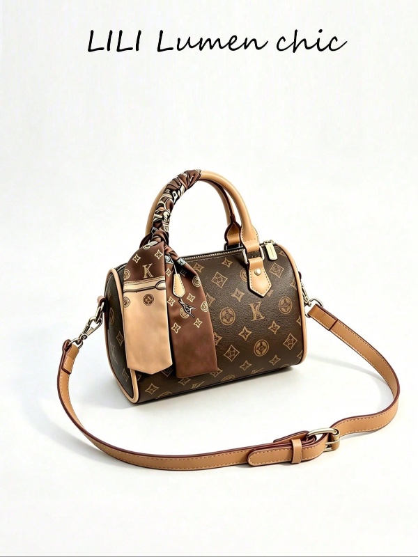 Ce sac à main classique pour femme est confectionné en matériau PU imperméable, agrémenté d'un motif décoratif et doté de deux anses.